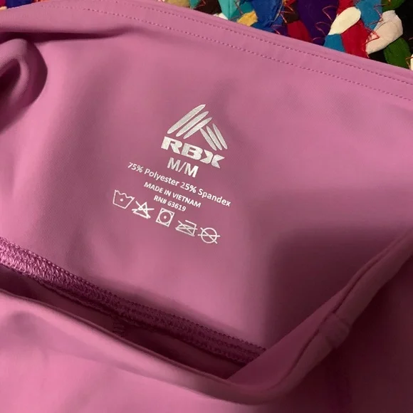 Pink 3/4 Leggings with Pockets - Picture 5 of 5